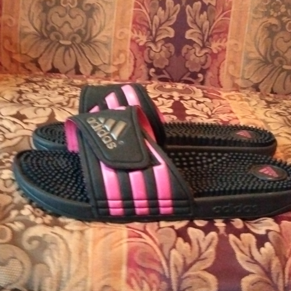 Sandals - Picture 2 of 4
